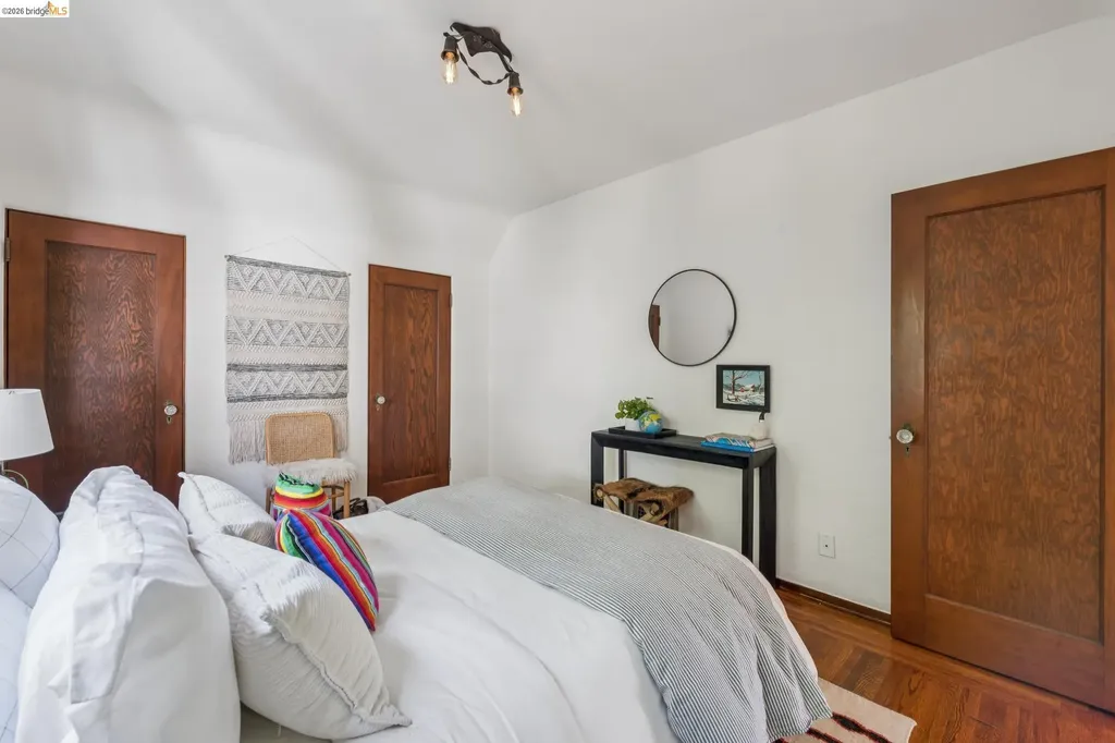 19 Veteran Way Oakland CA 94602