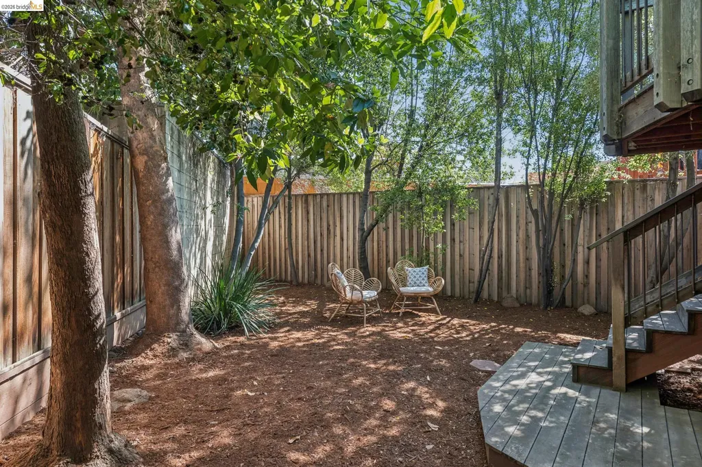 19 Veteran Way Oakland CA 94602