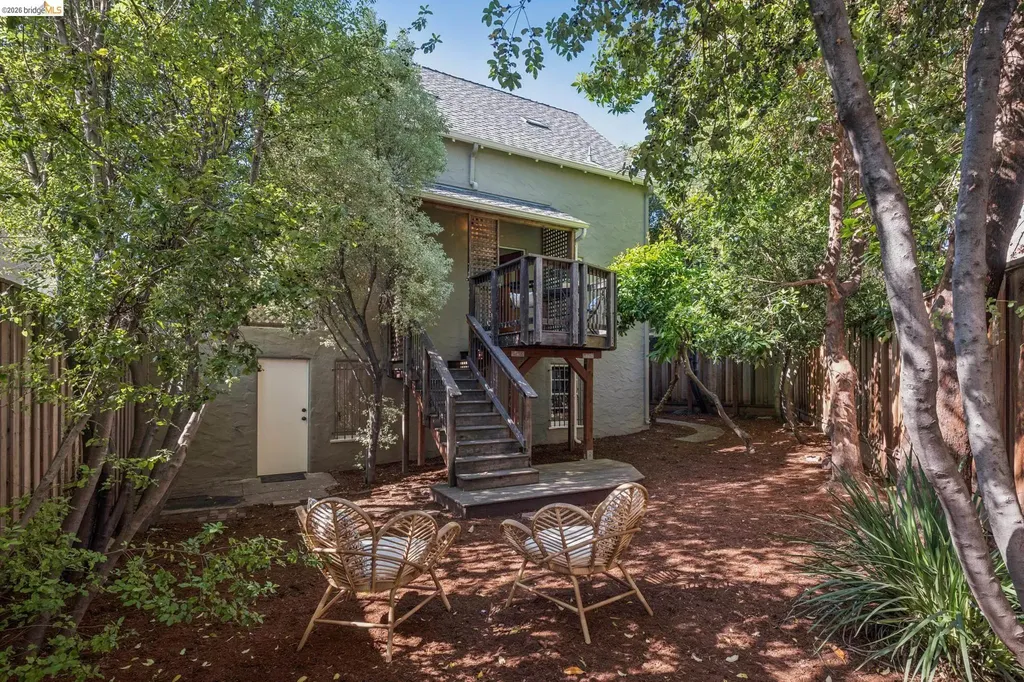 19 Veteran Way Oakland CA 94602