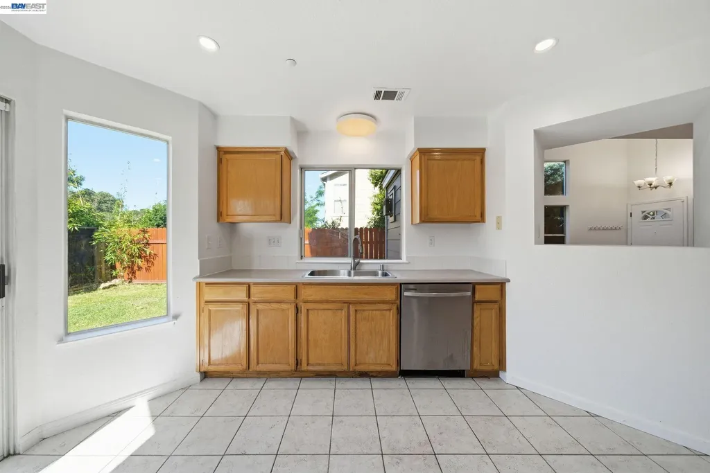 227 Clearpointe Drive Vallejo CA 94591