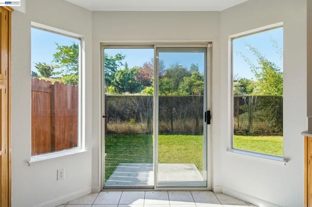 227 Clearpointe Drive Vallejo CA 94591