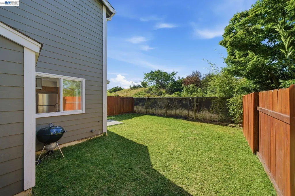 227 Clearpointe Drive Vallejo CA 94591