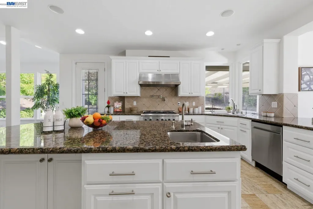 48564 Avalon Heights Terrace Fremont CA 94539