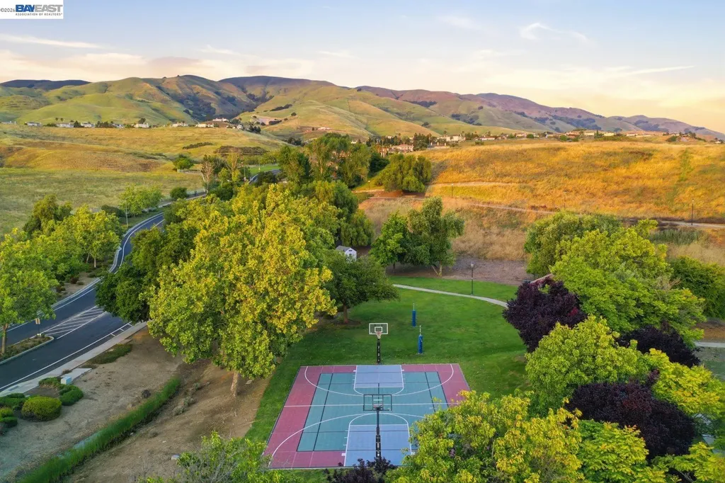 48564 Avalon Heights Terrace Fremont CA 94539