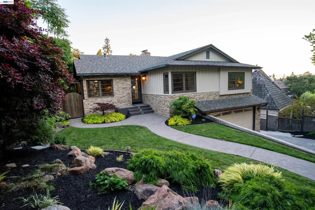 Piedmont CA, 70 St James Place