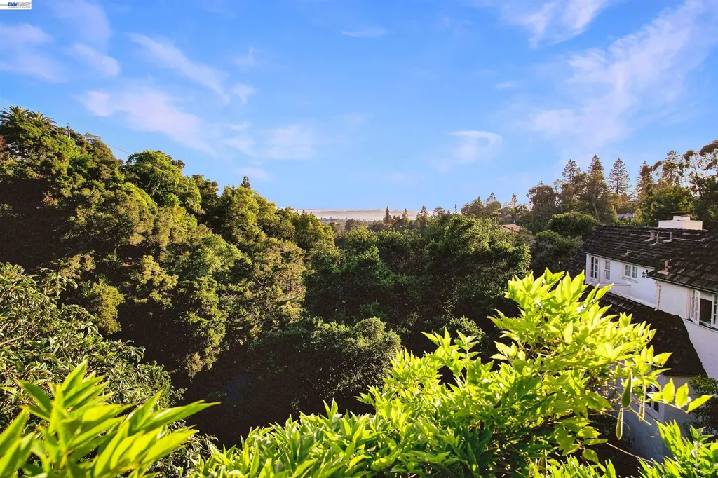 70 St James Place Piedmont CA 94611