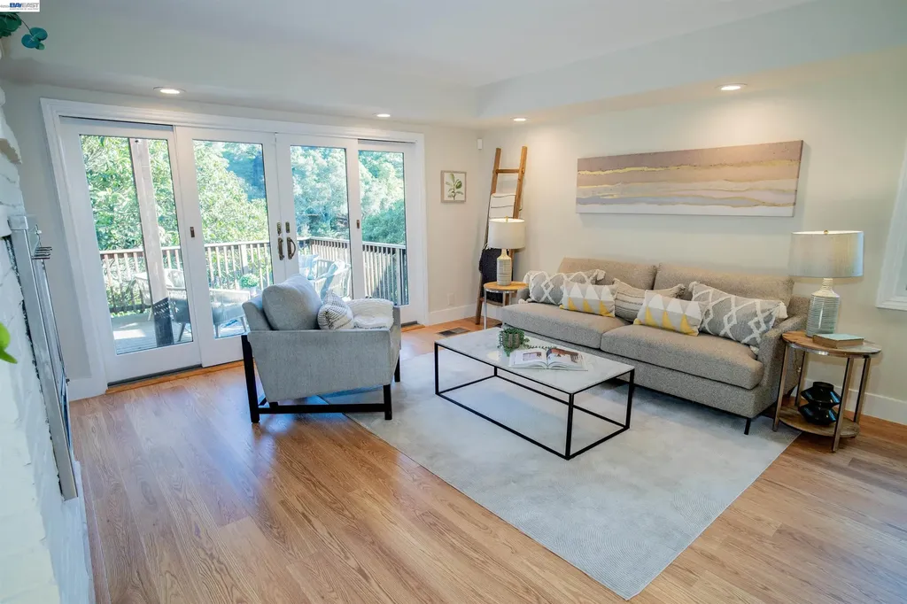 70 St James Place Piedmont CA 94611