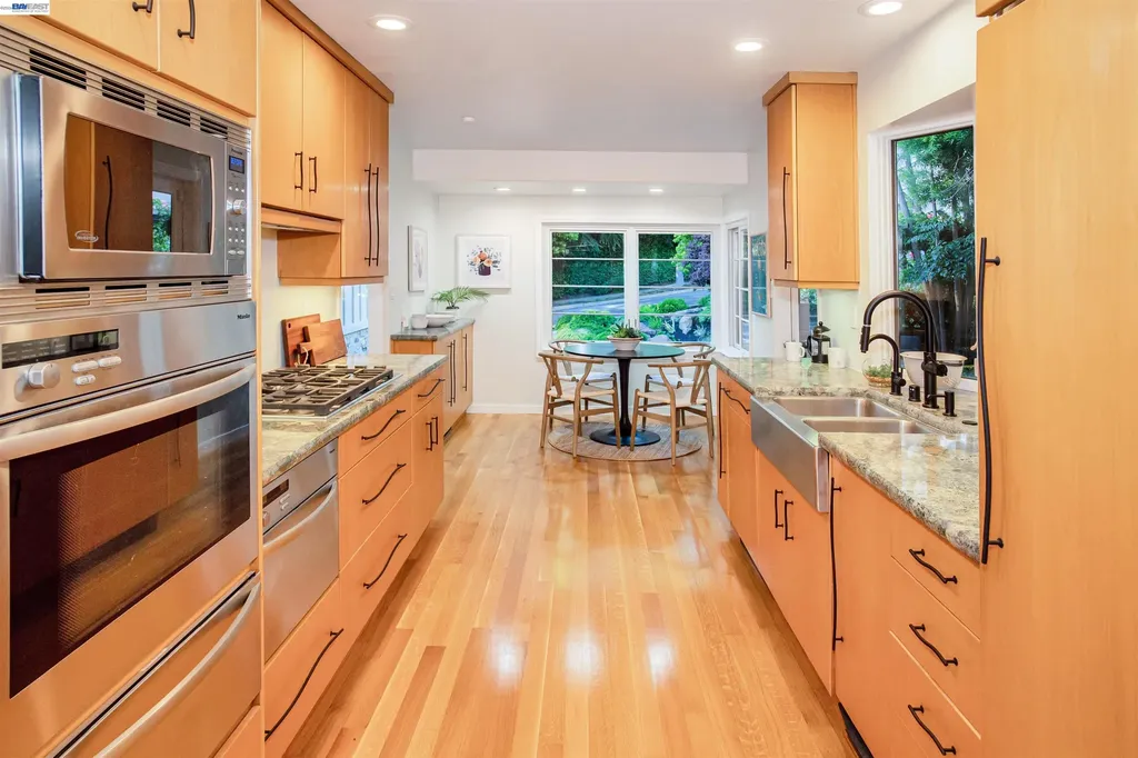 70 St James Place Piedmont CA 94611