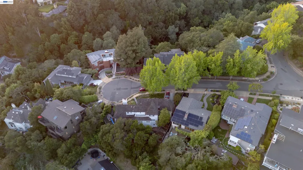 70 St James Place Piedmont CA 94611