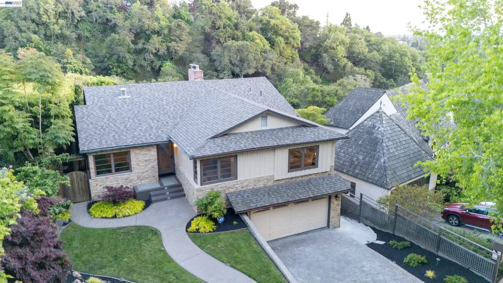 70 St James Place Piedmont CA 94611