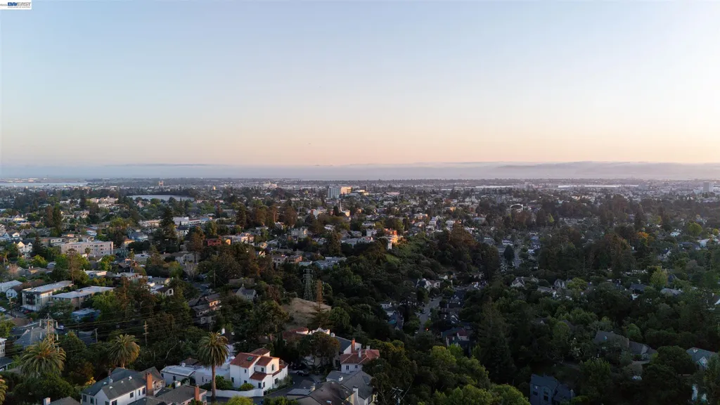 70 St James Place Piedmont CA 94611