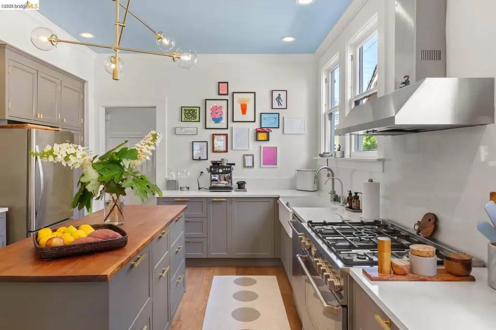 6434 Regent Street Oakland CA 94618
