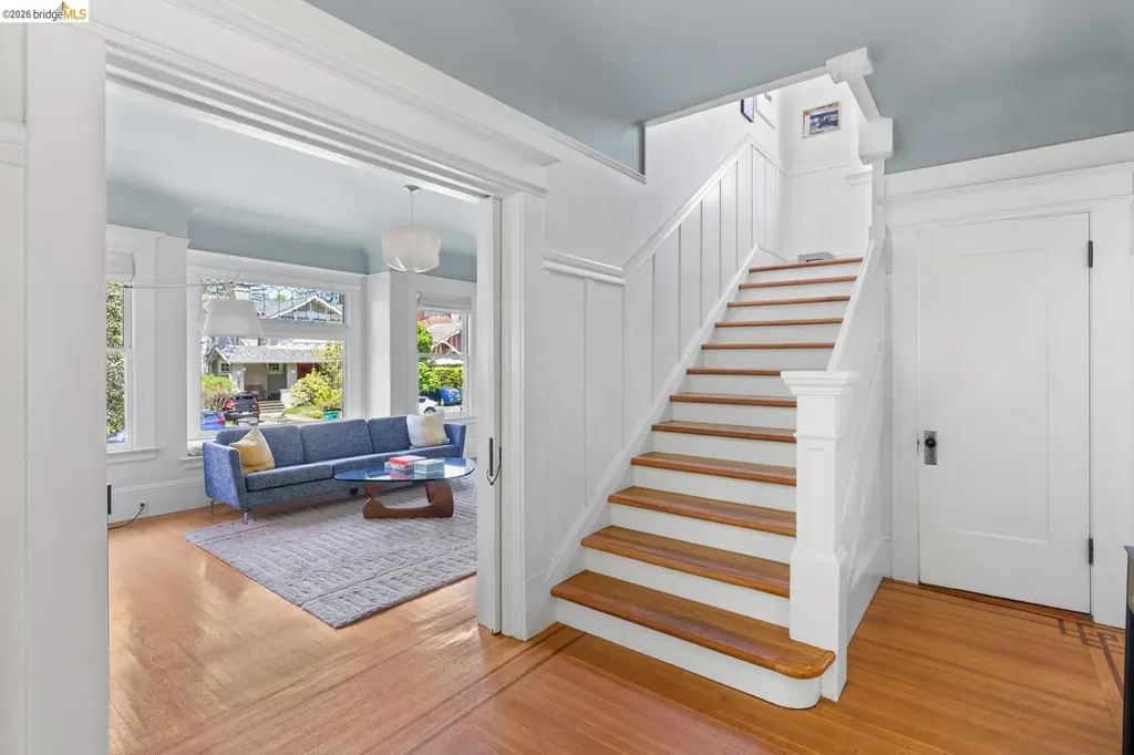 6434 Regent Street Oakland CA 94618