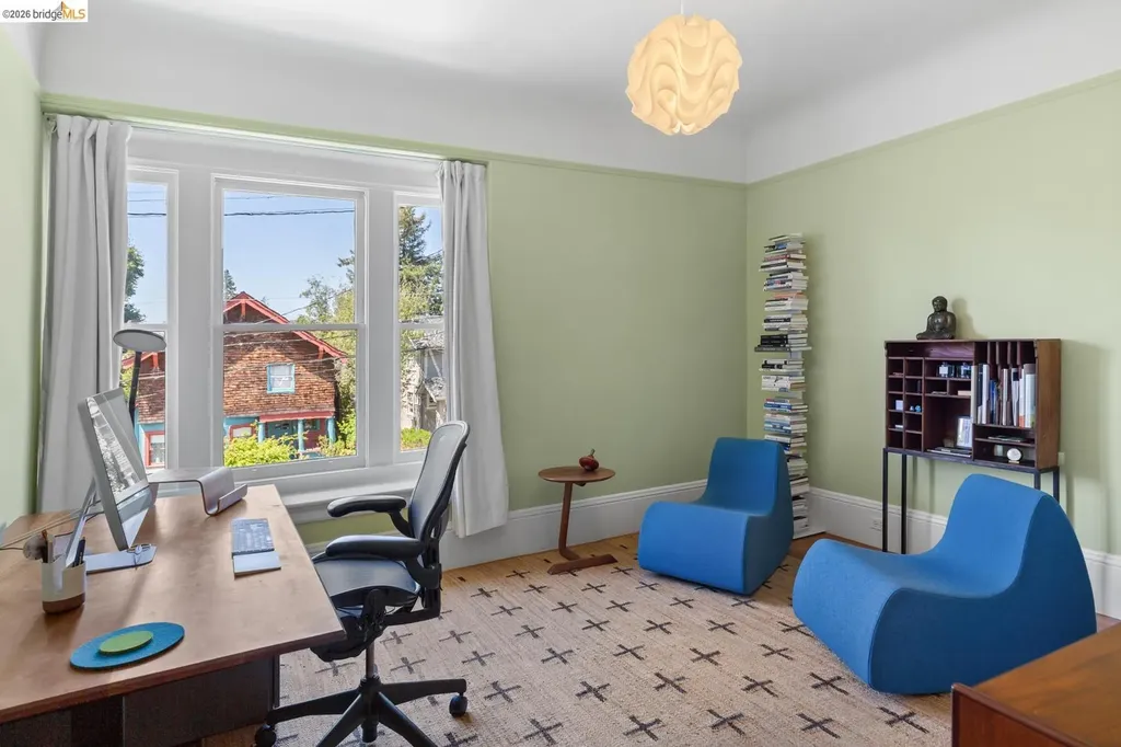 6434 Regent Street Oakland CA 94618