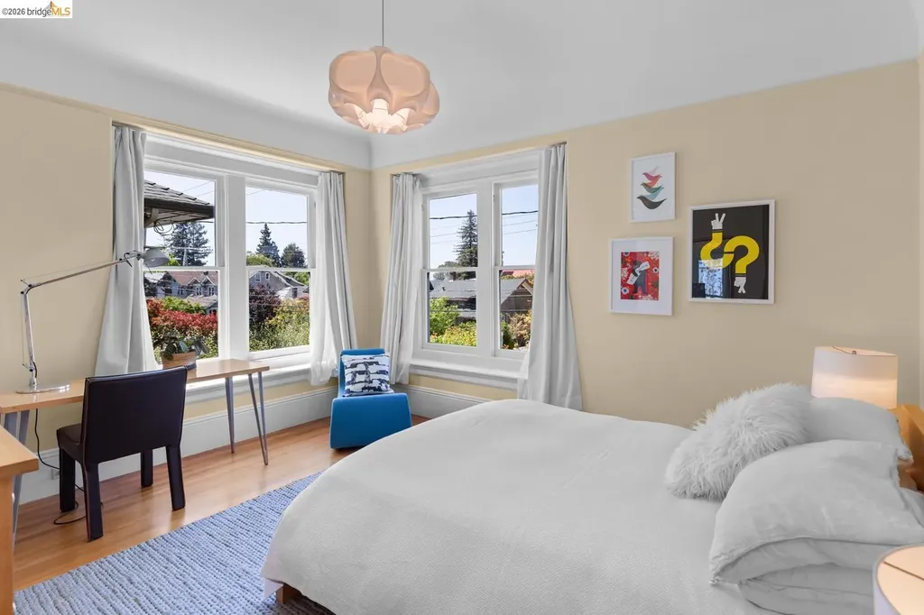 6434 Regent Street Oakland CA 94618