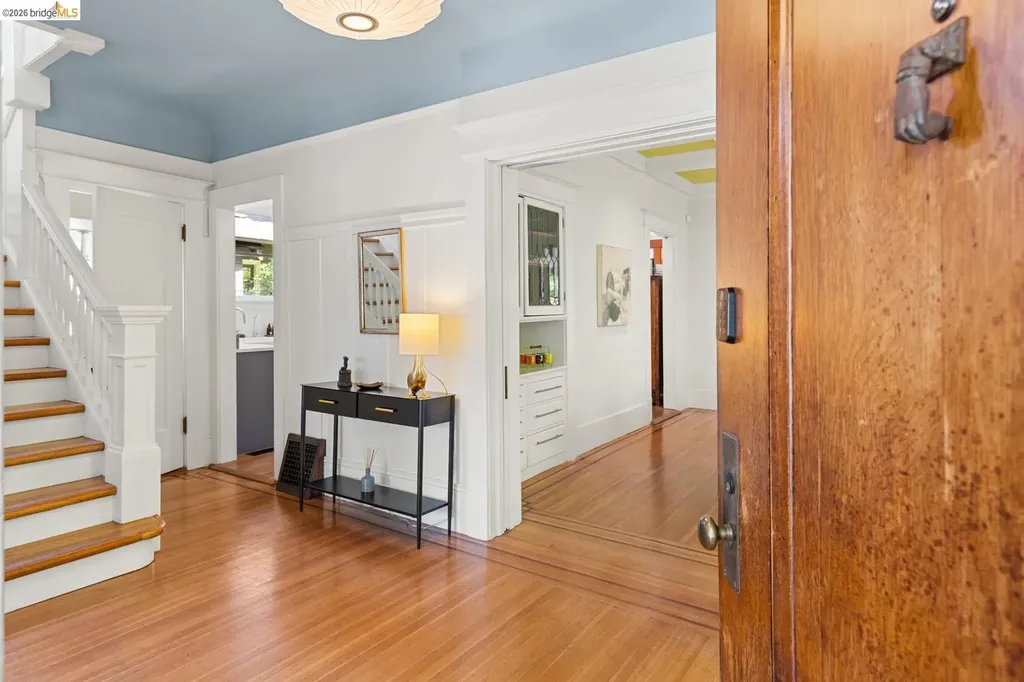 6434 Regent Street Oakland CA 94618