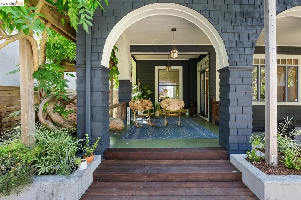 6434 Regent Street Oakland CA 94618