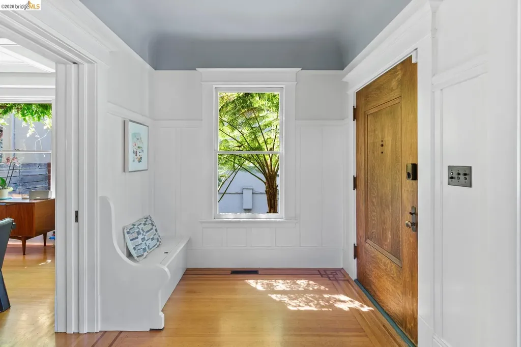 6434 Regent Street Oakland CA 94618