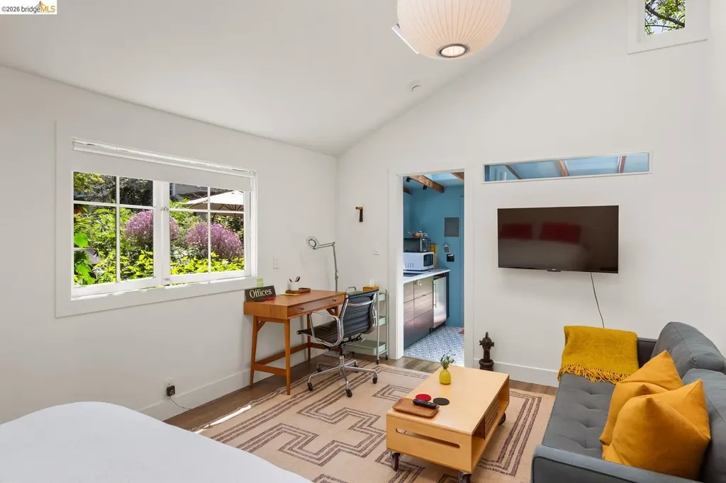 6434 Regent Street Oakland CA 94618