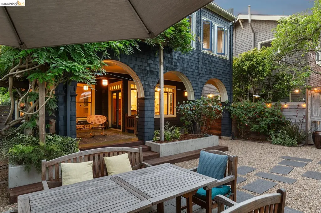 6434 Regent Street Oakland CA 94618