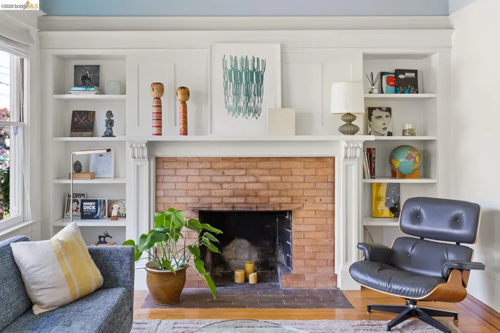 6434 Regent Street Oakland CA 94618