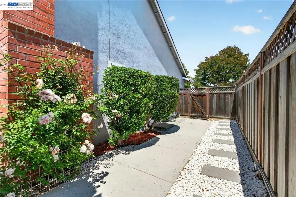 35345 Cheviot Court Newark CA 94560