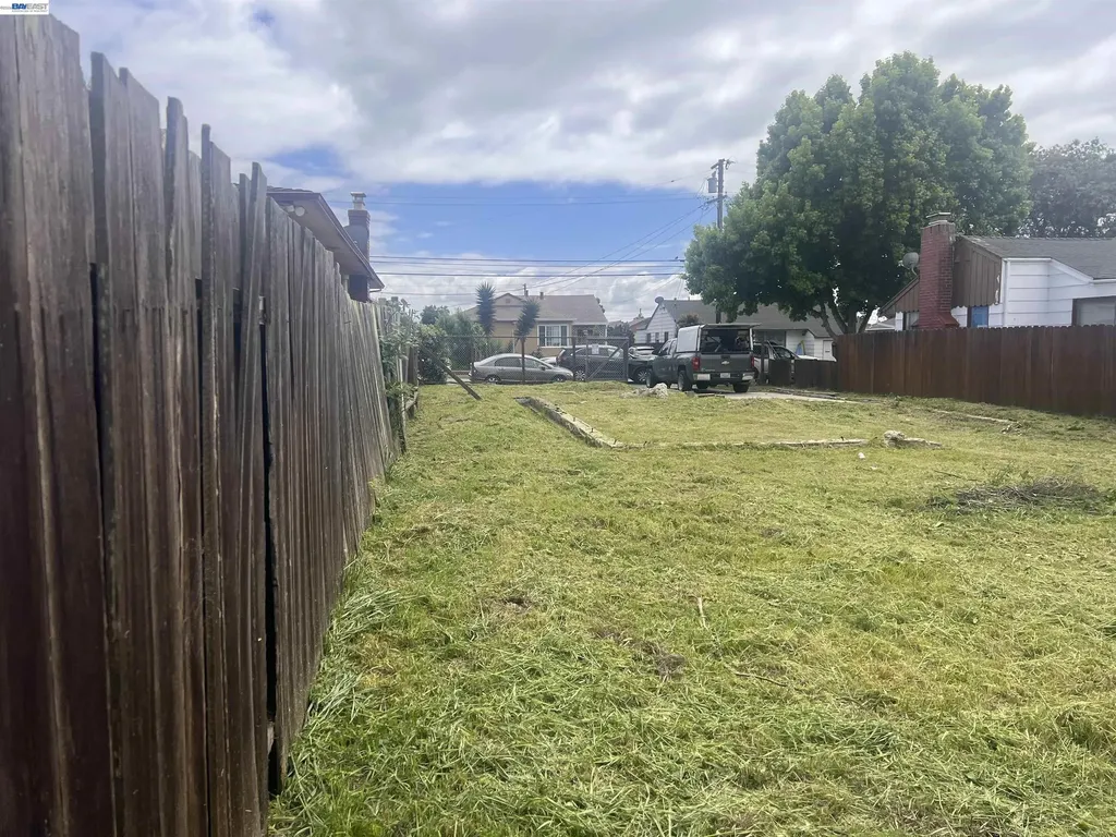 1737 Esmond Avenue Richmond CA 94801