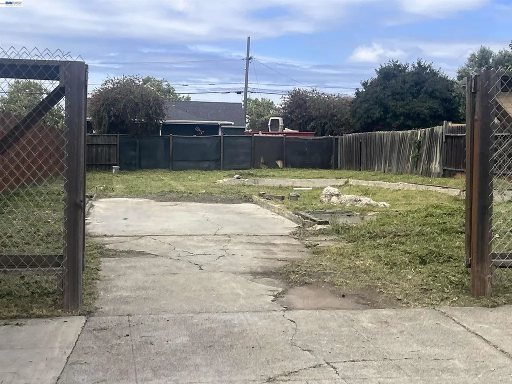 1737 Esmond Avenue Richmond CA 94801