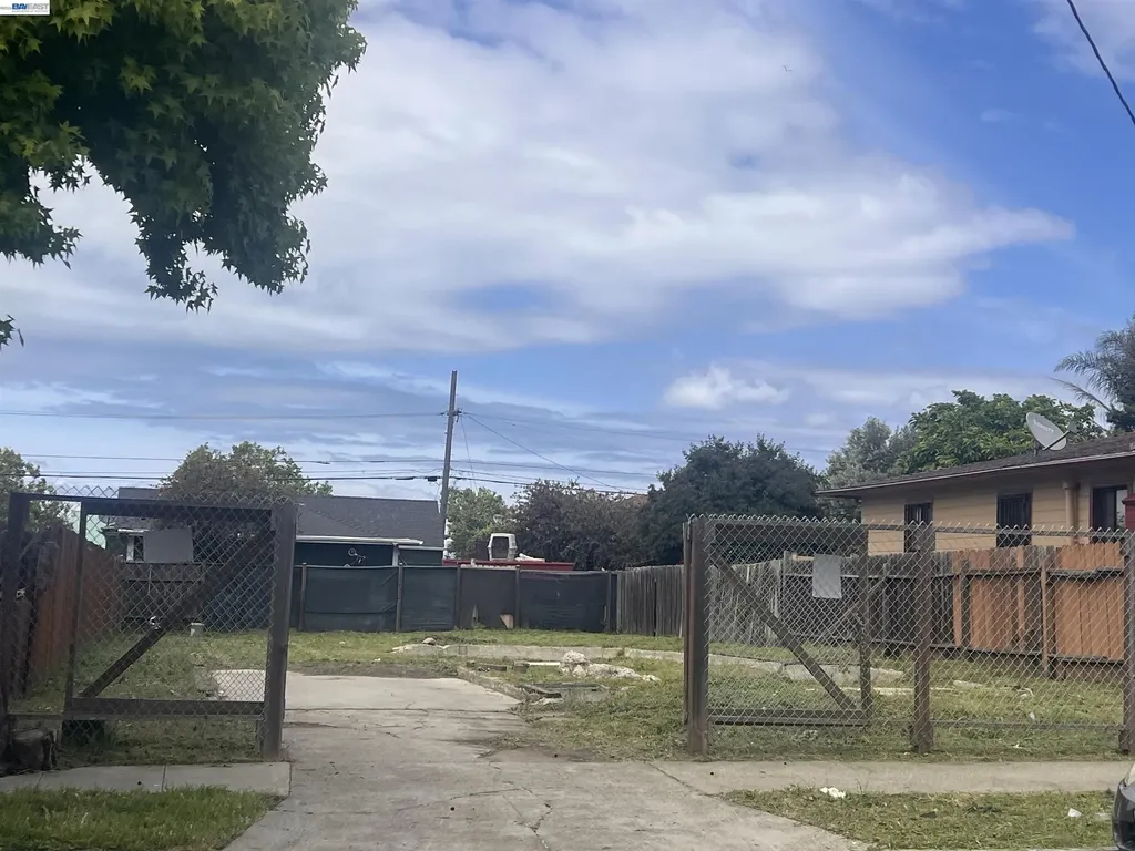 1737 Esmond Avenue Richmond CA 94801