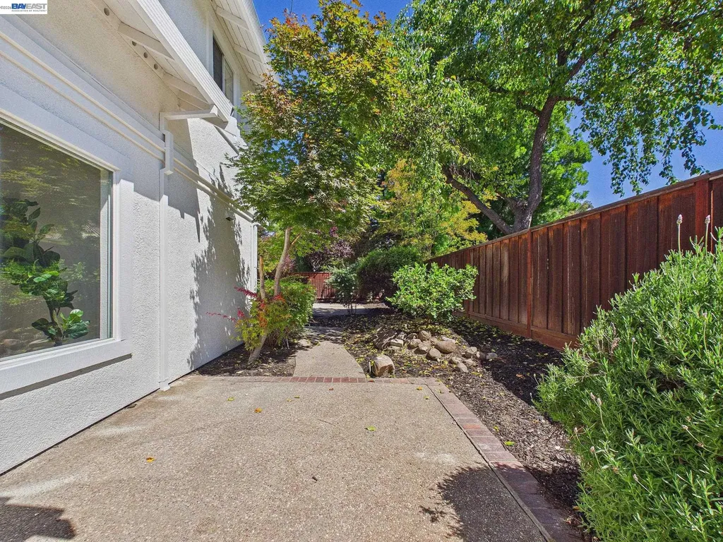 66 Sparrow Street Livermore CA 94551