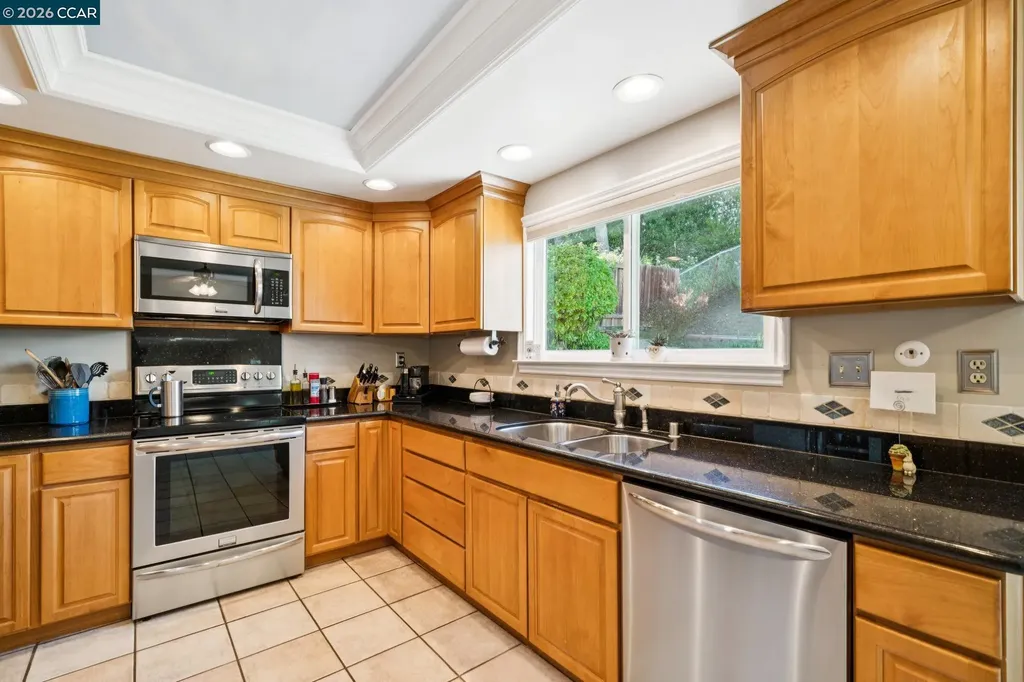 1014 Veterans Court Martinez CA 94553