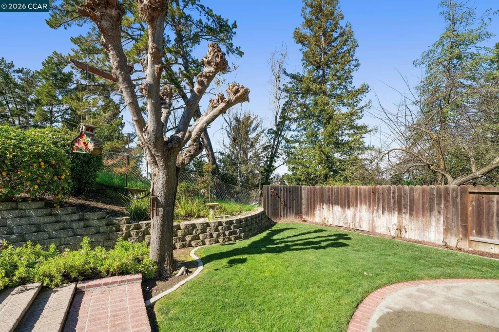 1014 Veterans Court Martinez CA 94553