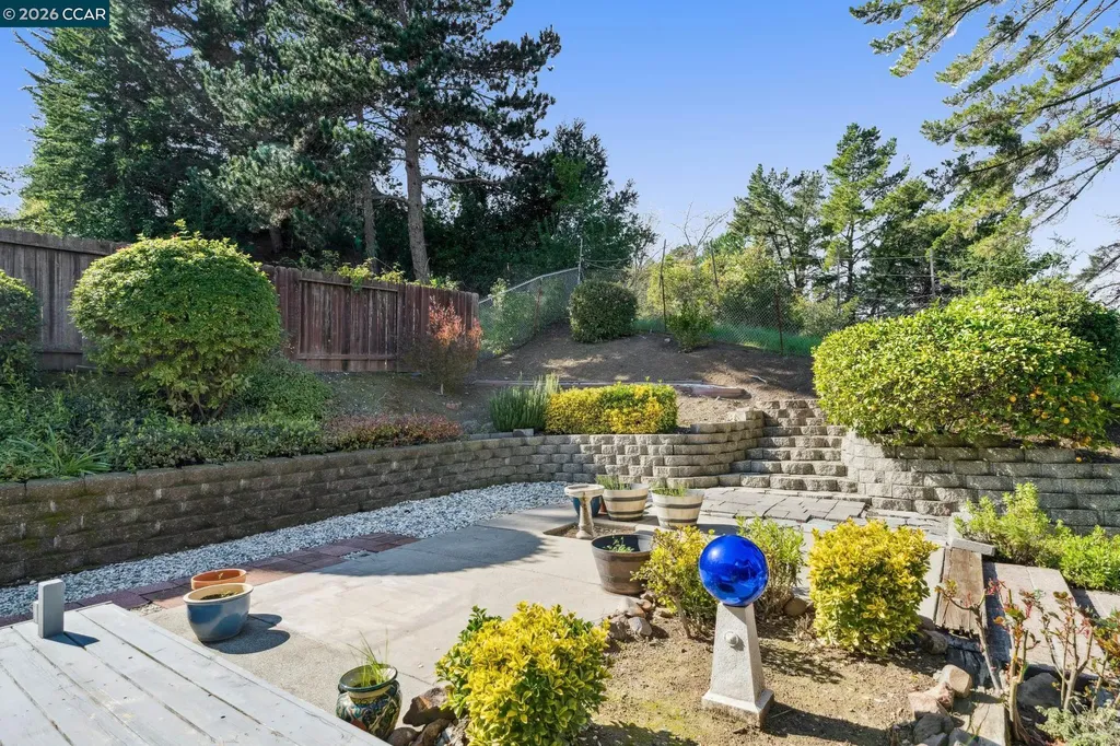 1014 Veterans Court Martinez CA 94553