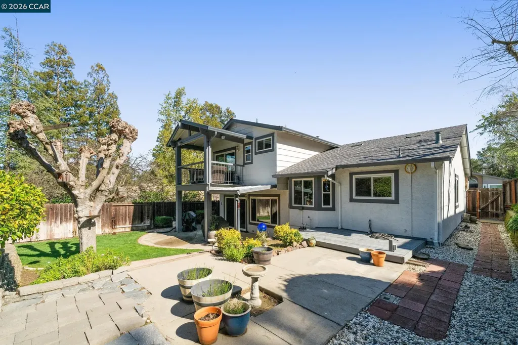 1014 Veterans Court Martinez CA 94553