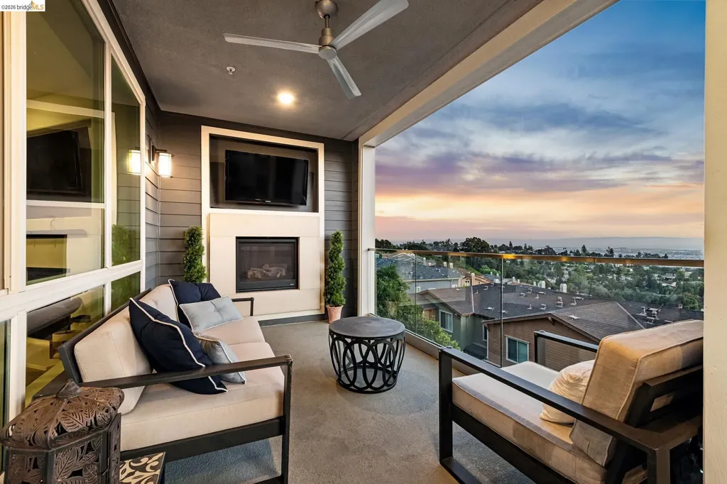 6739 Skyview Drive Oakland CA 94605
