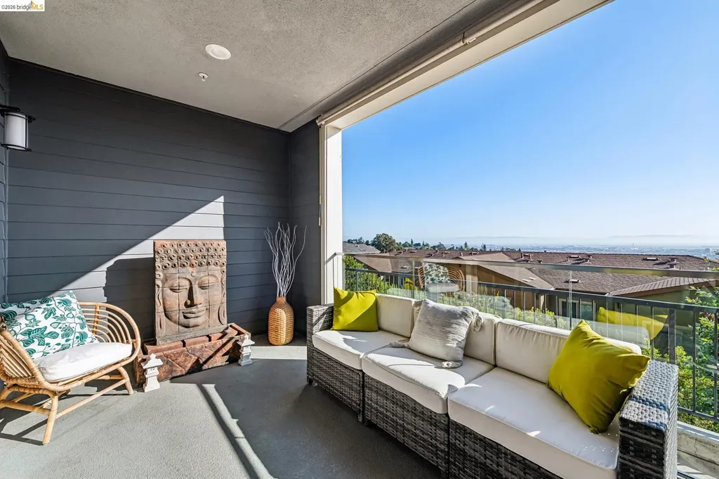 6739 Skyview Drive Oakland CA 94605