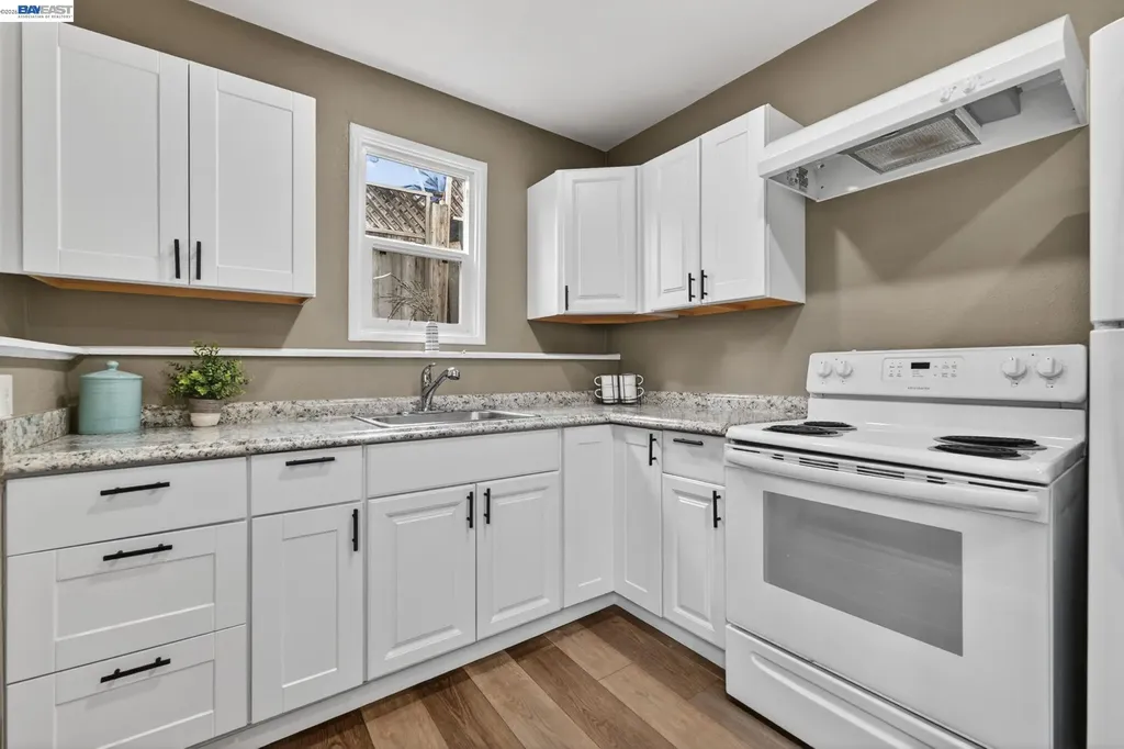 24657 Leona Drive Hayward CA 94542