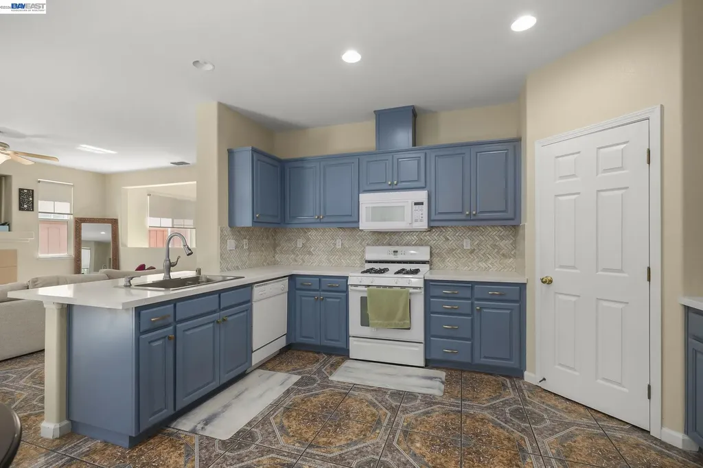 687 Rockspray Circle Pittsburg CA 94565