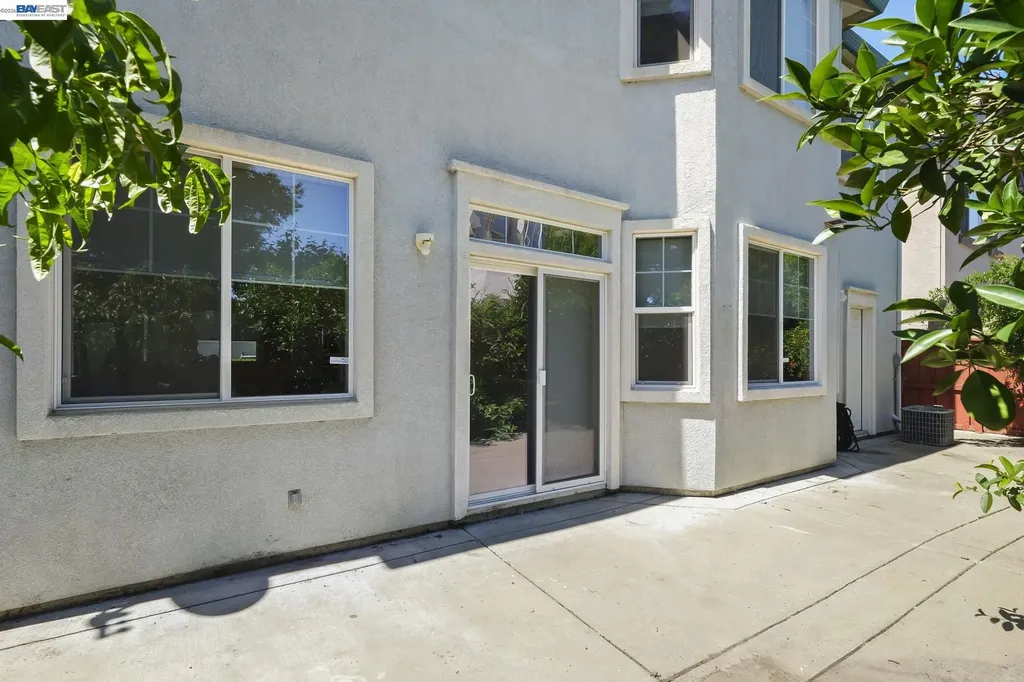 687 Rockspray Circle Pittsburg CA 94565