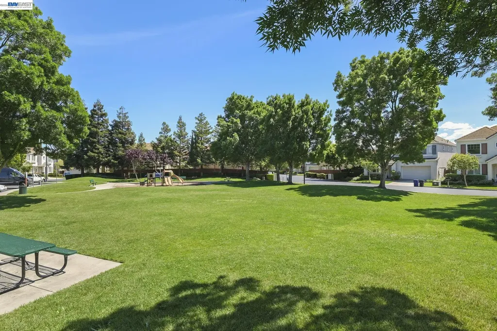 687 Rockspray Circle Pittsburg CA 94565