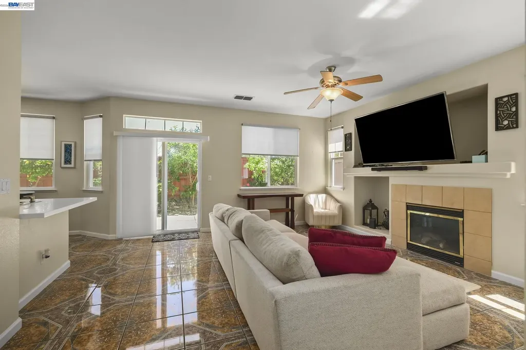 687 Rockspray Circle Pittsburg CA 94565