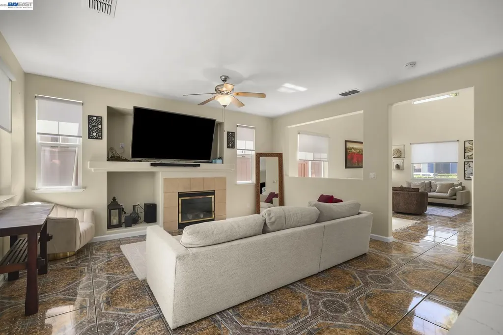 687 Rockspray Circle Pittsburg CA 94565