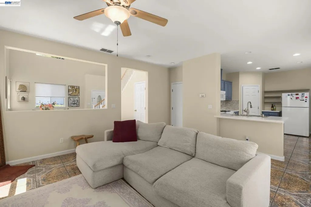 687 Rockspray Circle Pittsburg CA 94565