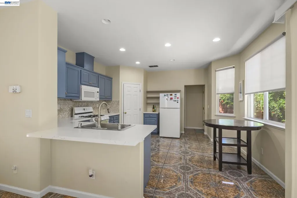 687 Rockspray Circle Pittsburg CA 94565