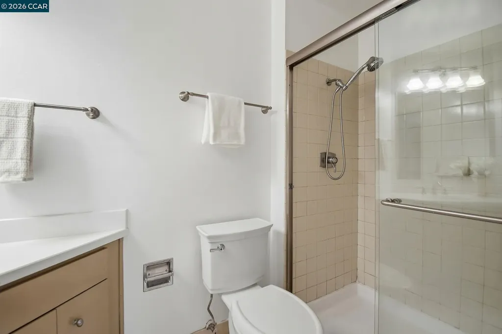 450 Cola Ballena Alameda CA 94501