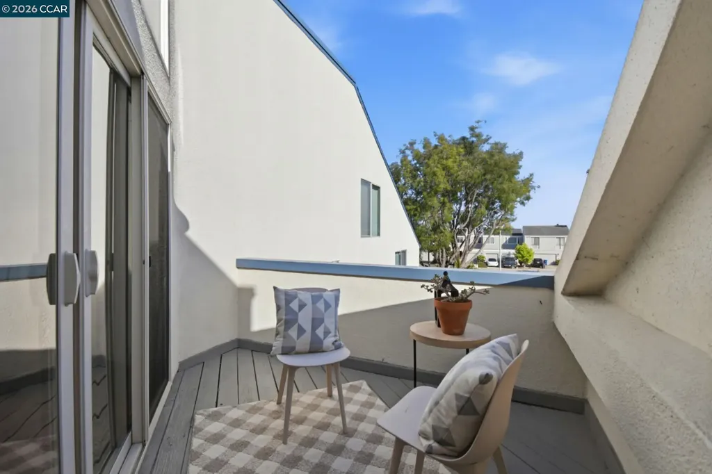 450 Cola Ballena Alameda CA 94501