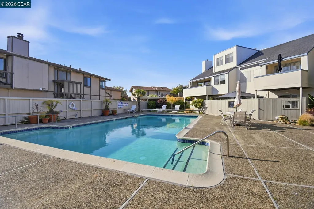 450 Cola Ballena Alameda CA 94501