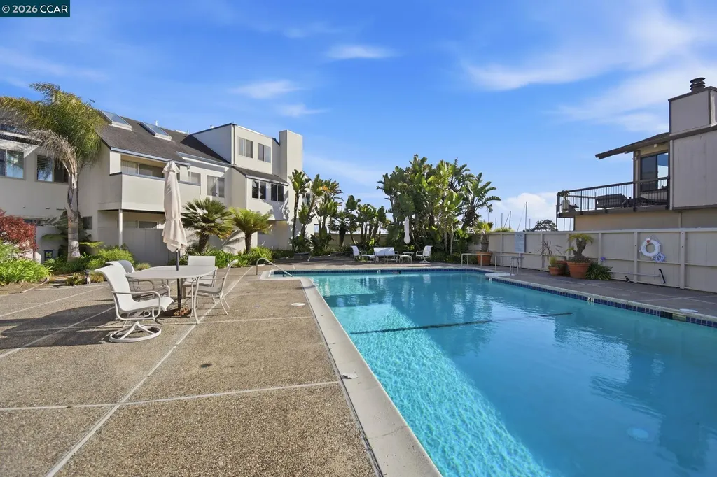 450 Cola Ballena Alameda CA 94501