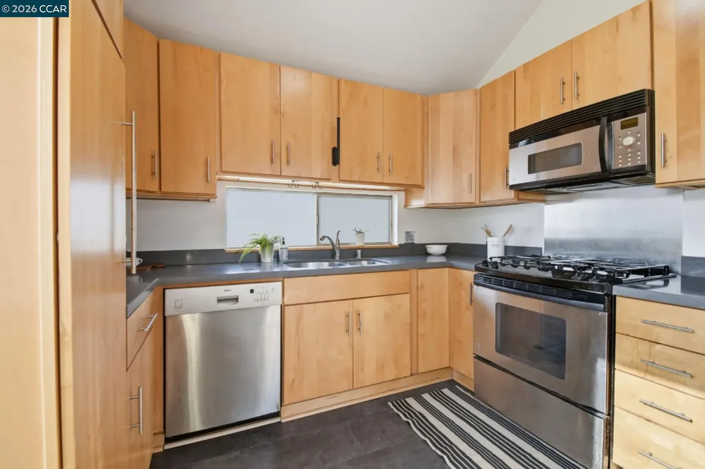 450 Cola Ballena Alameda CA 94501