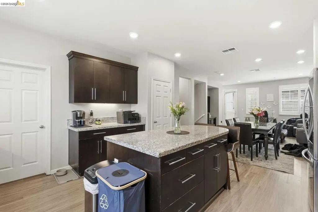 24541 Blossom Acre Way Hayward CA 94544